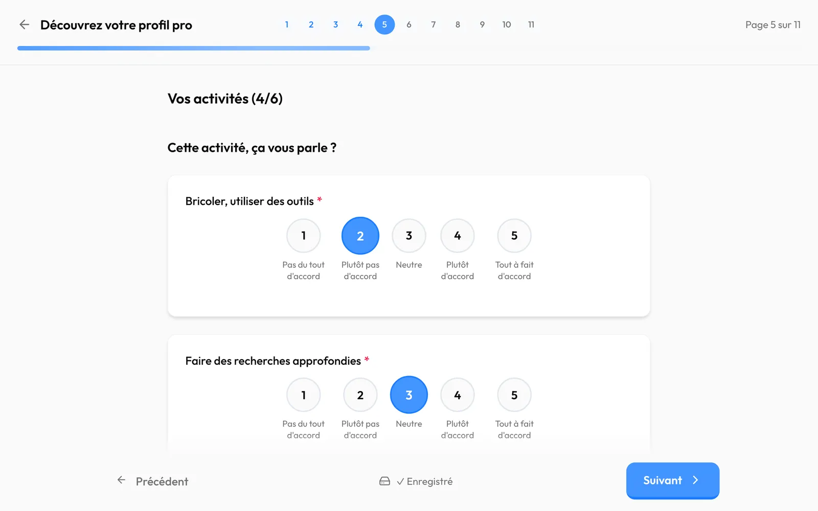 Léa remplit le test, sur ordinateur et sur téléphone