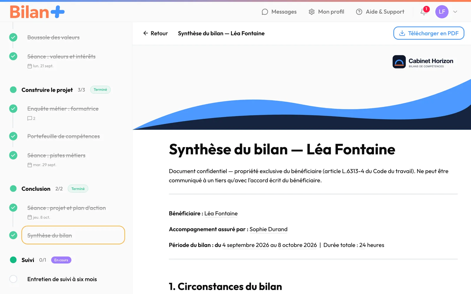 Léa reçoit sa synthèse dans son parcours, sur ordinateur et sur téléphone